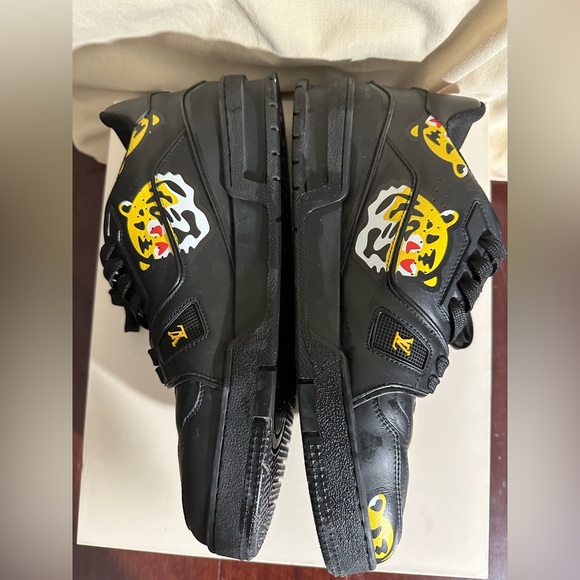 LOUIS VUITTON NIGO LOW TOP  BLACK LEATHER SNEAKERS - Picture 3 of 9